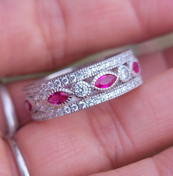 Gorgeous and elegant 925 sterling silver marquise rubies and round CZ diamonds w - Picture 6 of 16